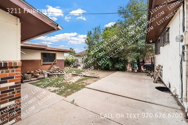 Building Photo - 3211 Fairfield Ln