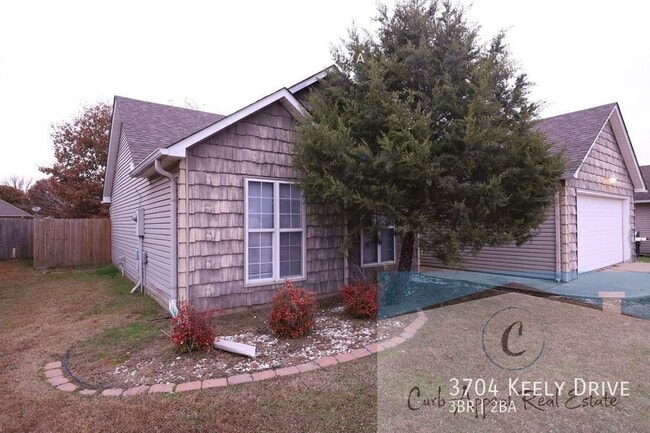 Building Photo - 3704 Keely Dr