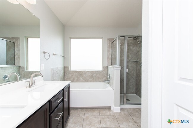 Building Photo - 5114 Dauphin Dr