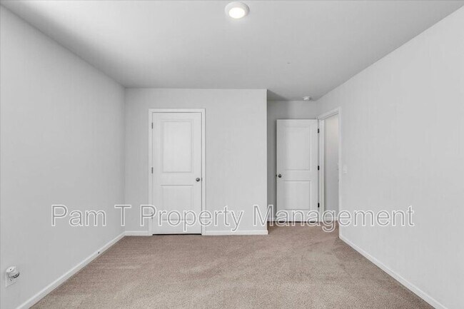 Building Photo - 512 Turpentine Trl