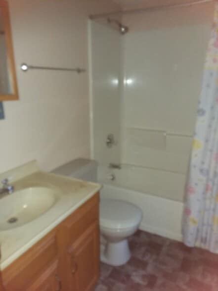 Building Photo - 601 Cream Hollow Rd