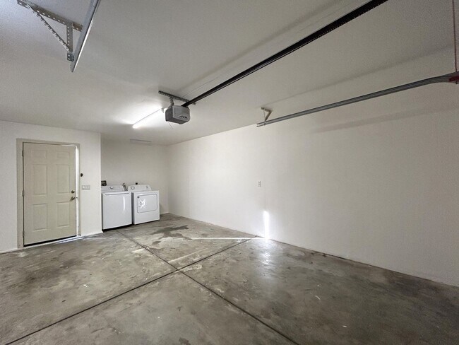 Building Photo - 28670 Landau Blvd