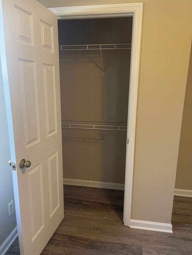 Building Photo - Charming 2-Bed, 2-Bath Townhouse in NW Kno...