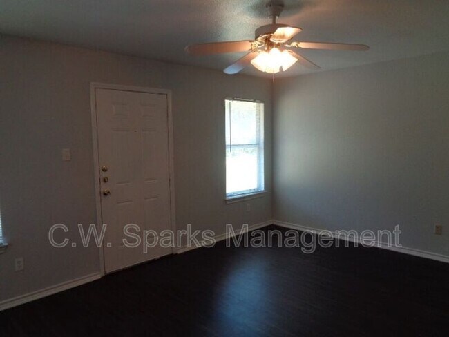 Building Photo - 13651 Biggs St