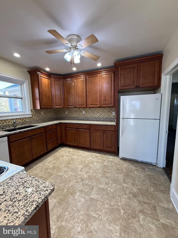 Building Photo - 9253 Dahlgren Rd