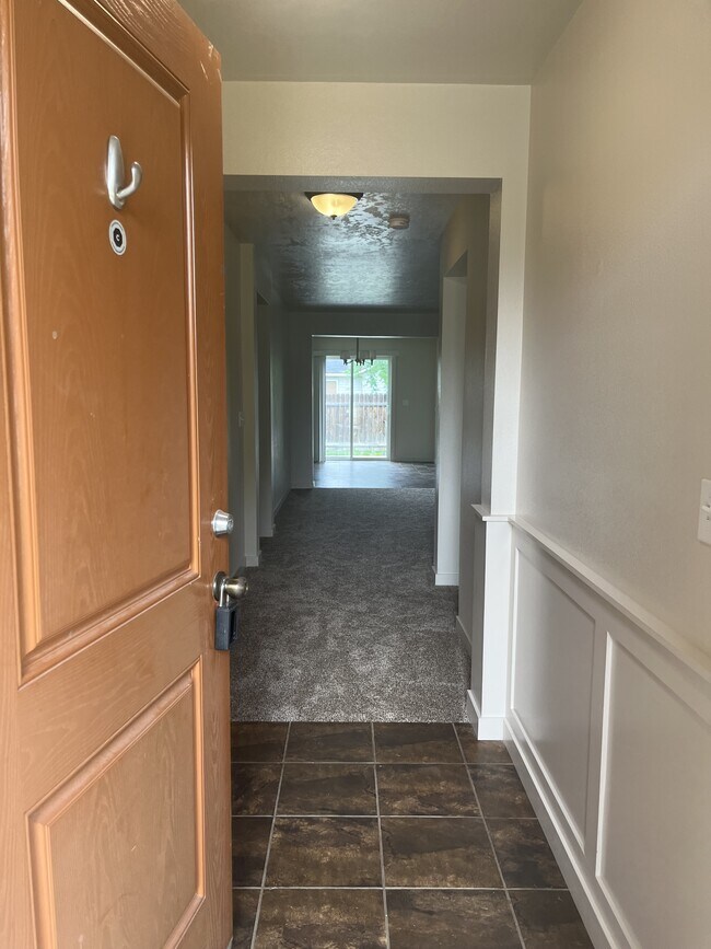 Building Photo - 4238 S Overhill Way