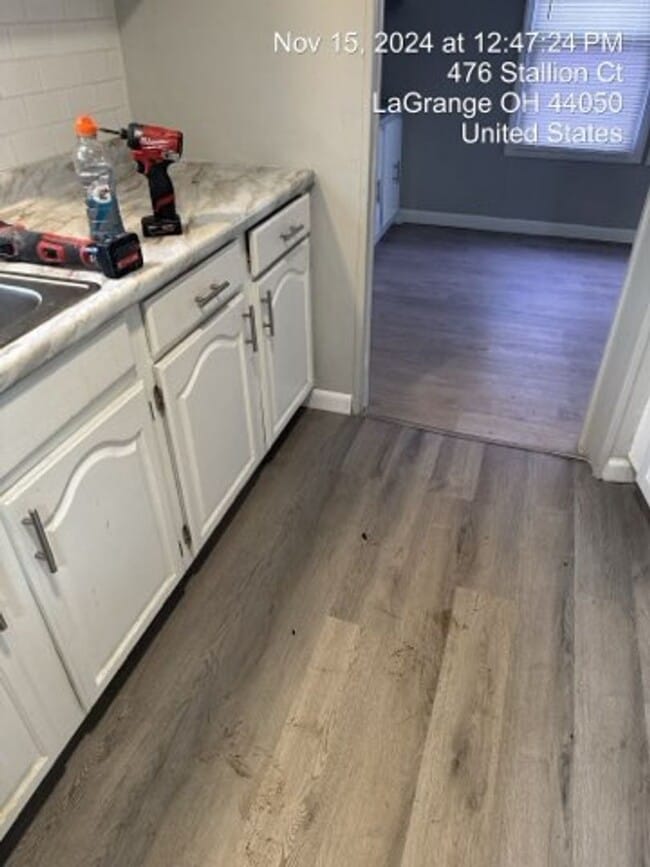 Building Photo - 476 Stallion Ct