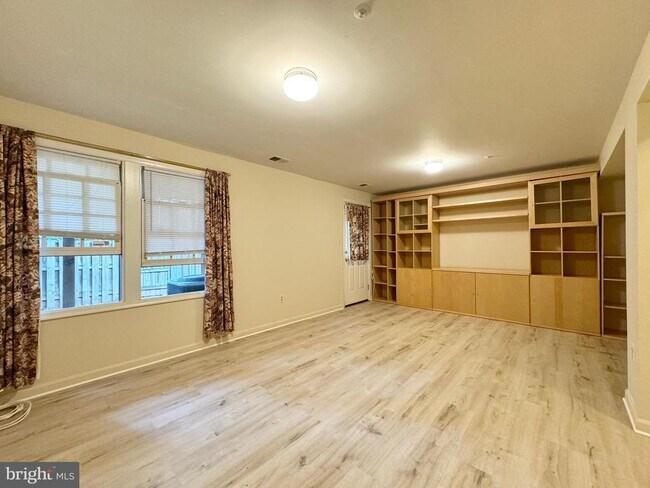 Building Photo - 10175 Treble Ct