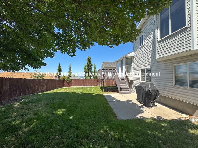 Building Photo - Wonderful Draper East Bench Home with Gorgeous Valley Views