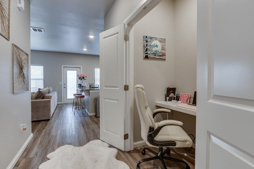 Building Photo - 2641 Cedar Tree Rd