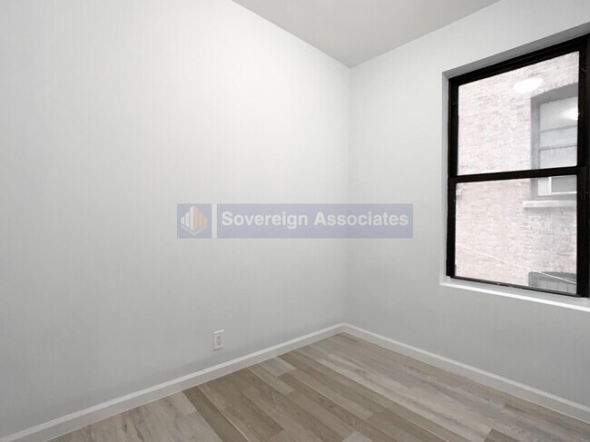 Building Photo - 182 Claremont Ave