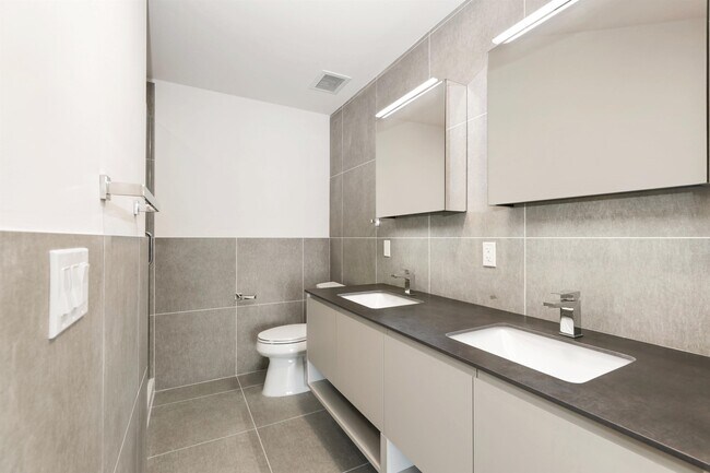 Building Photo - 391 Palisade Ave