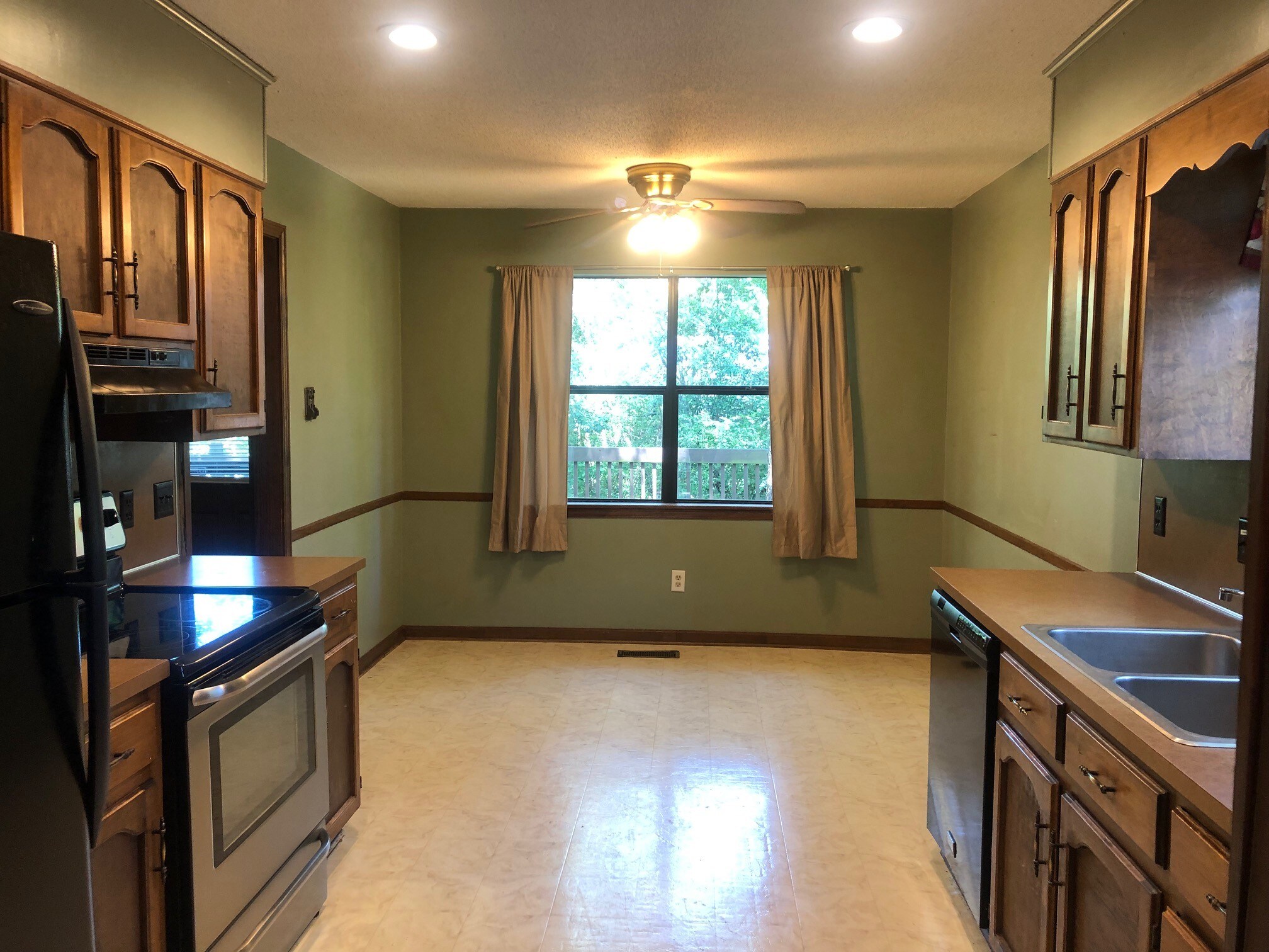 Eat in Kitchen - 1117 Henry Dr