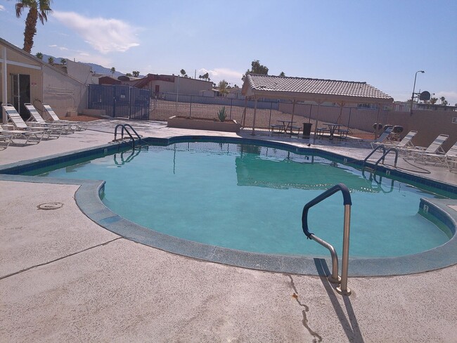 Building Photo - WInter Rental Oct to April 2026