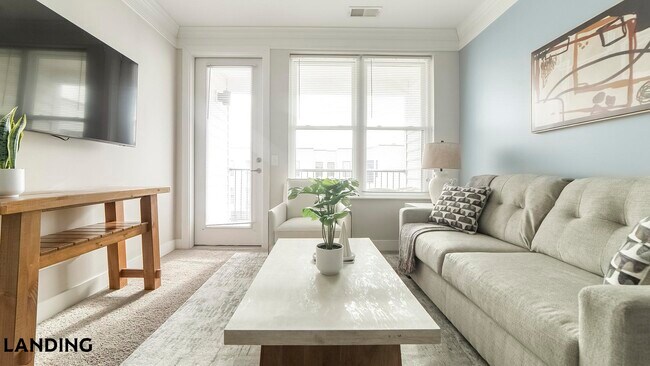 Building Photo - 1494 N High St