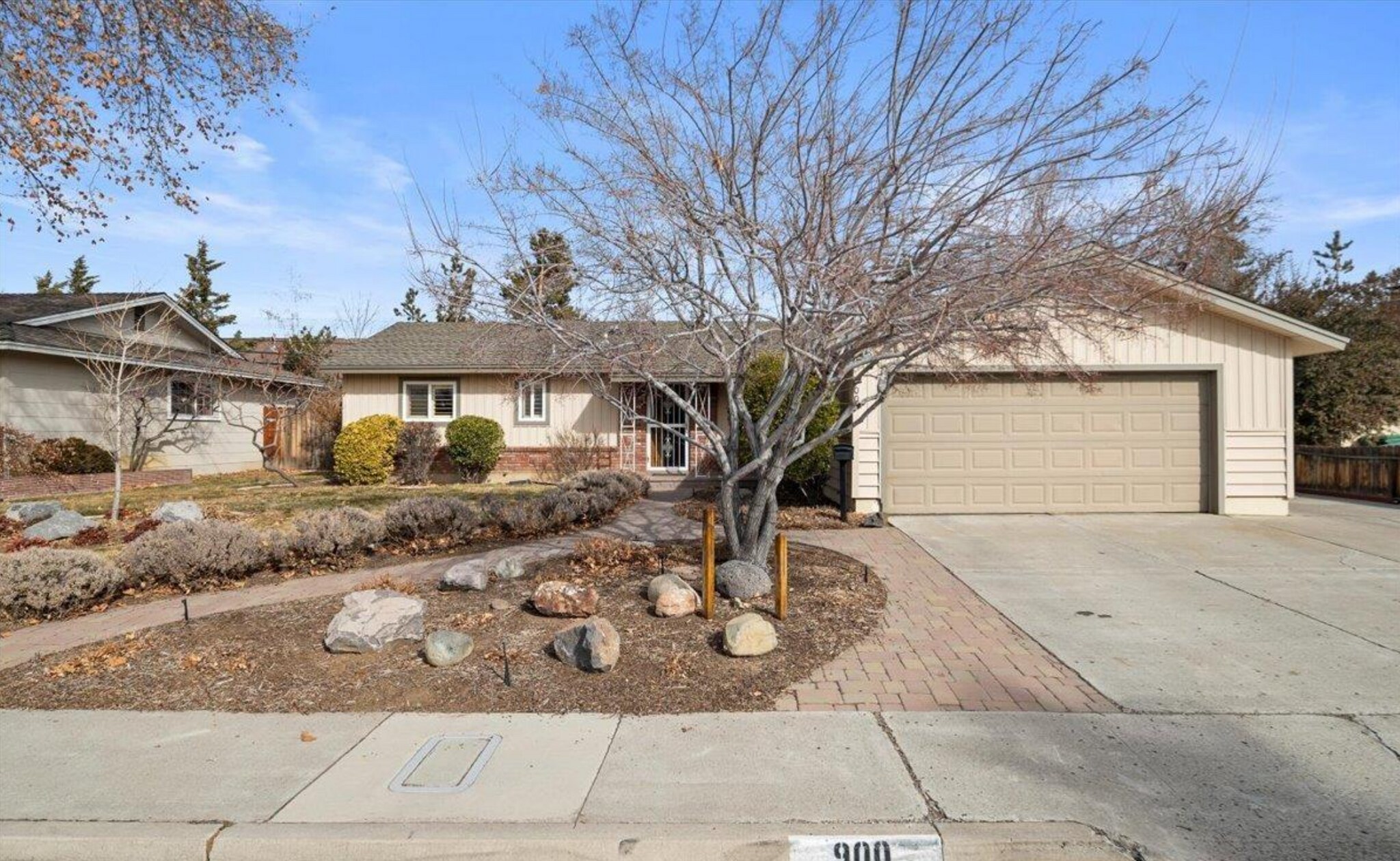Building Photo - 900 Arleen Way