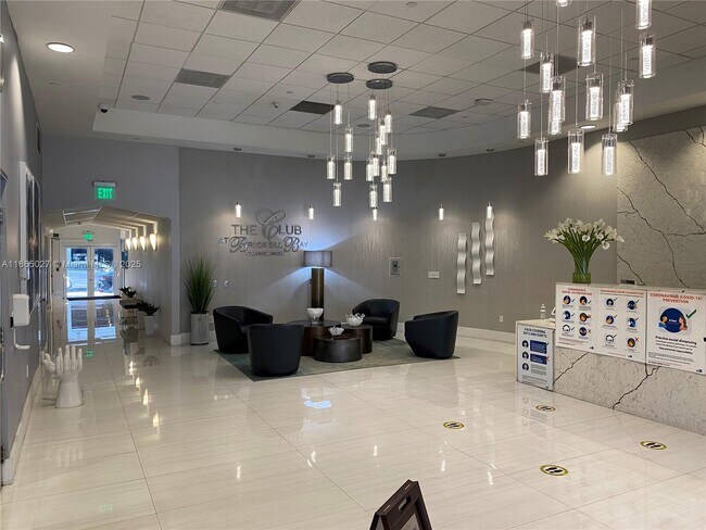 Building Photo - 1200 Brickell Bay Dr