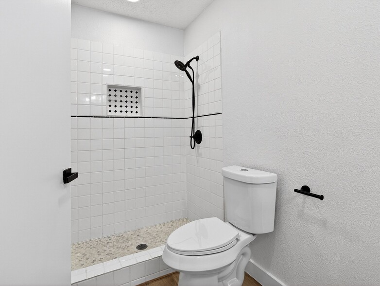 Building Photo - 3808 Glover Dr