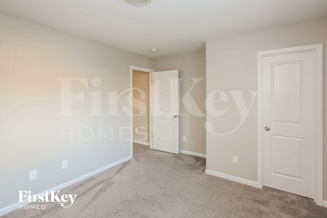Building Photo - 4423 Huntley Glen Dr
