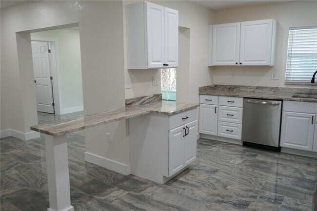 Building Photo - 1618 Cherry Hills Dr