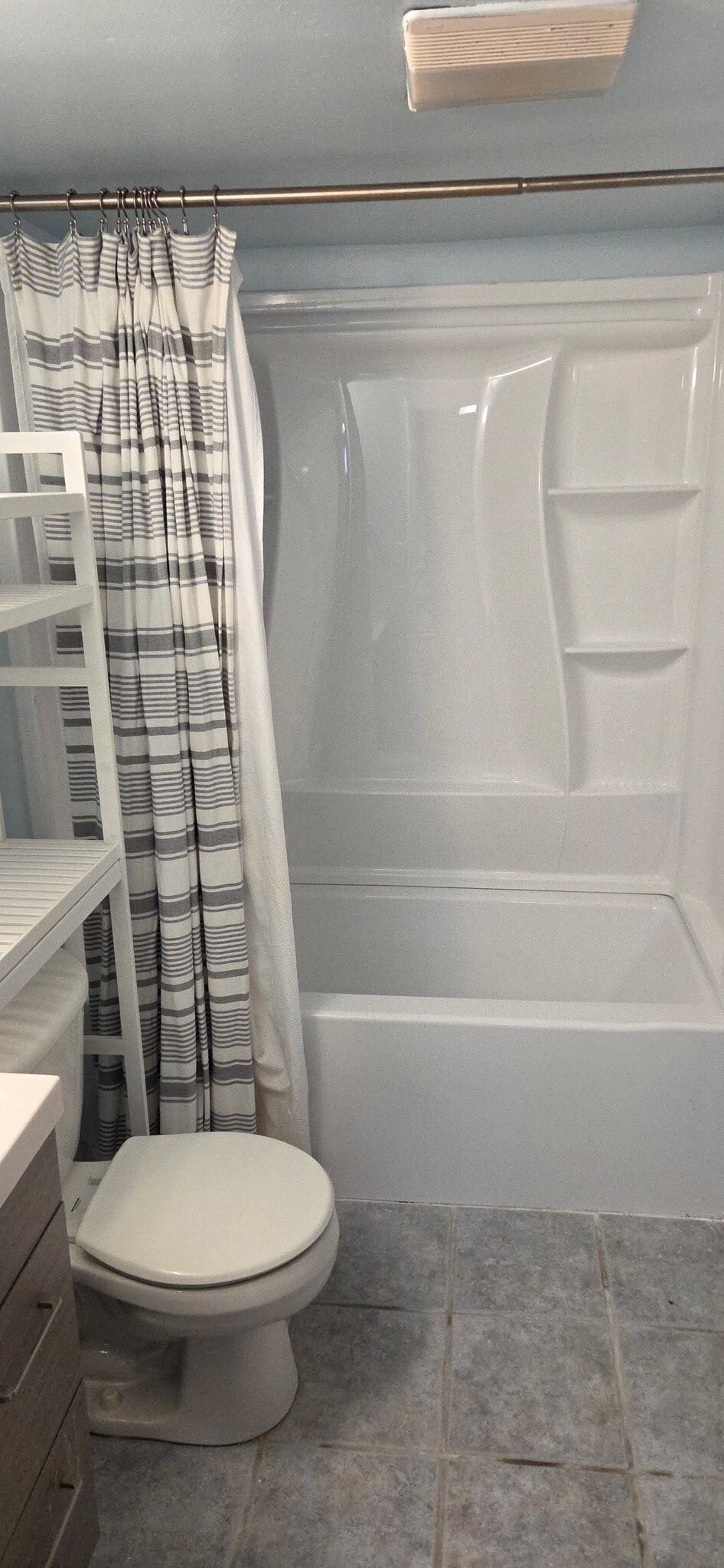 Building Photo - 2393 Henry St