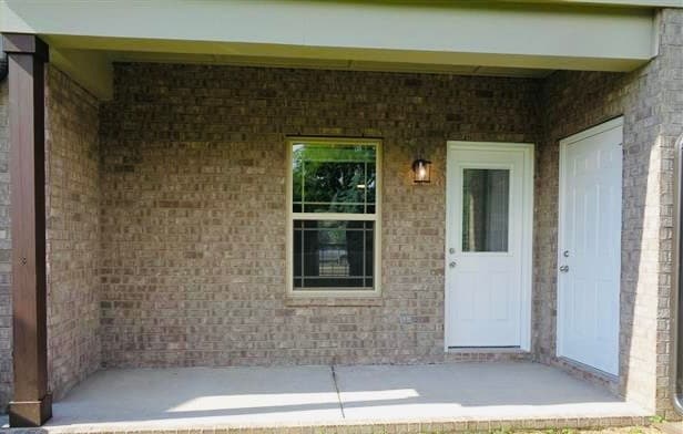 Patio - 555 Gresham Ln
