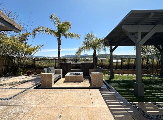 Building Photo - 26526 Craftsmen Ct