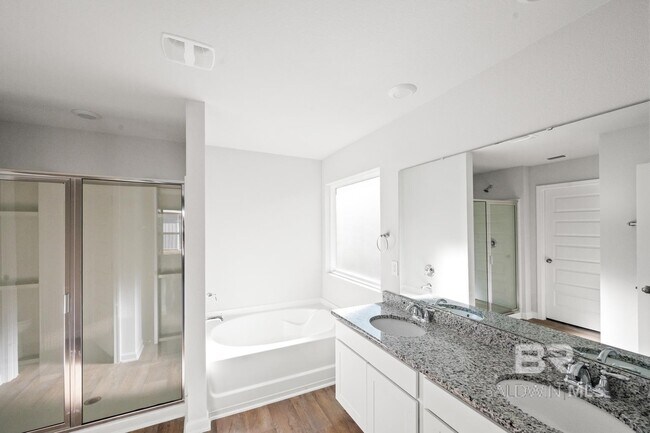 Building Photo - 18885 Markle Dr