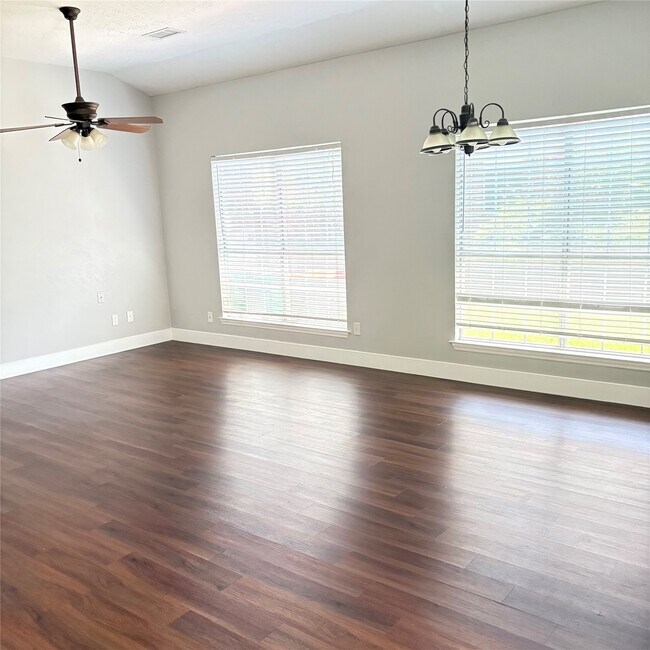 Building Photo - 20315 Aspenwilde Dr