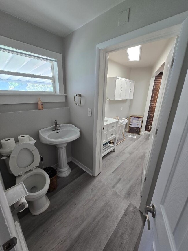 Building Photo - 309 E 200 S