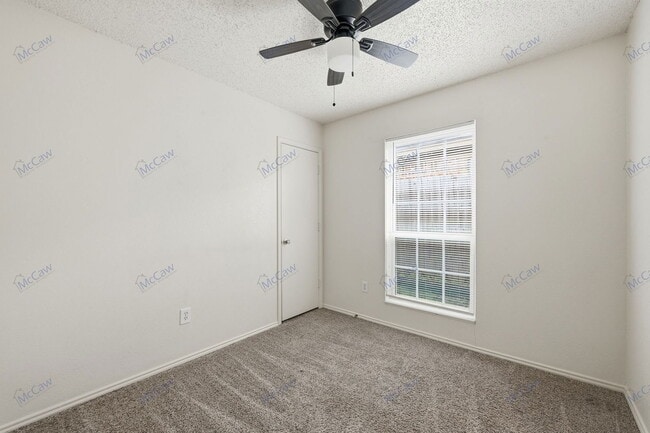 Building Photo - 10259 Aurora Dr