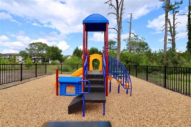 Building Photo - 5579 Millennia Park Dr