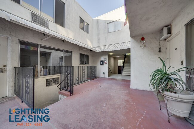 Building Photo - 1035 Hayworth Ave