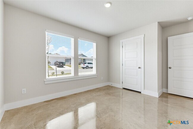 Building Photo - 1114 LEXINGTON Dr