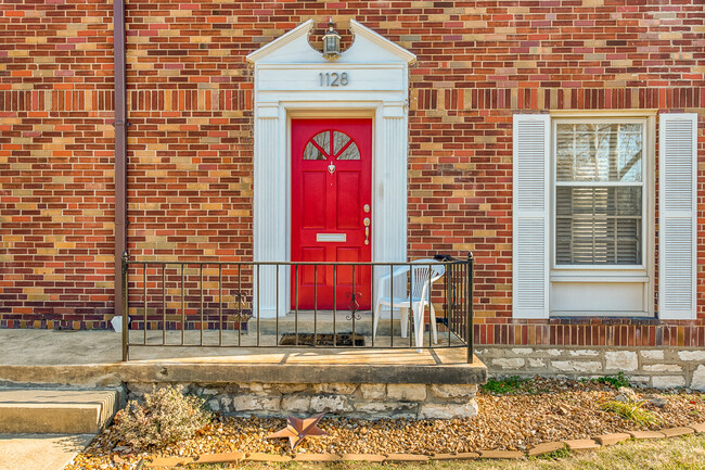 Building Photo - 1128 Sanford Ave