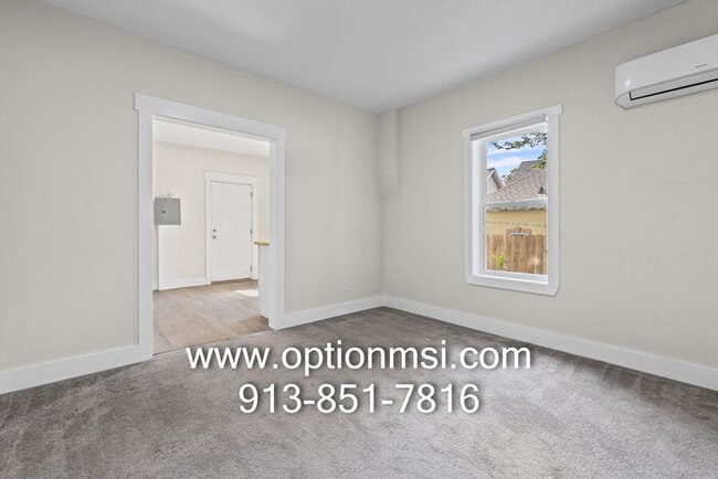 Building Photo - 1/2 month free if moved in by 7/31!! Available NOW