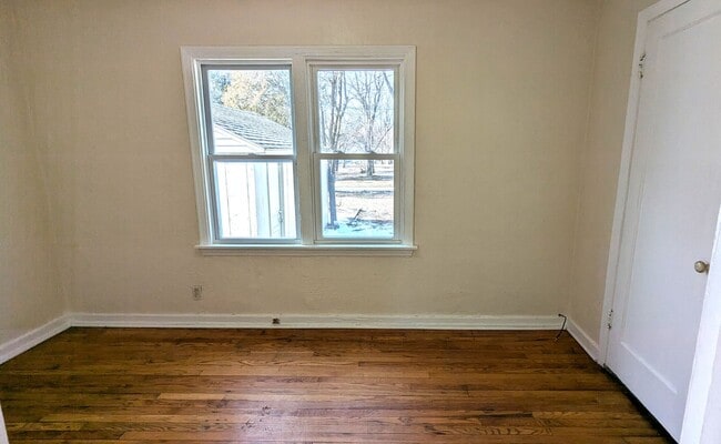 Building Photo - 1969 Wood St