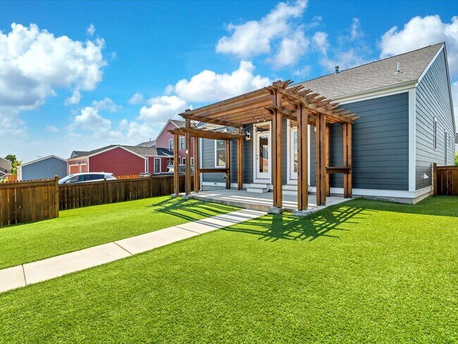 Building Photo - 3334 Simeon Bunker St