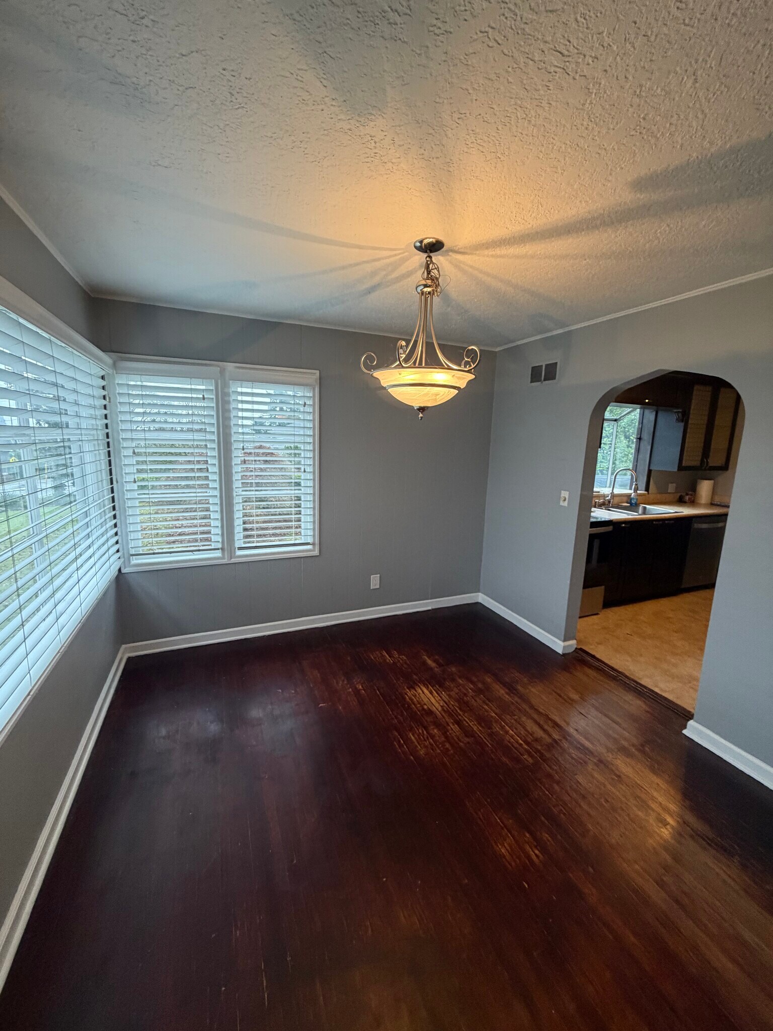 Building Photo - 4838 Summit St