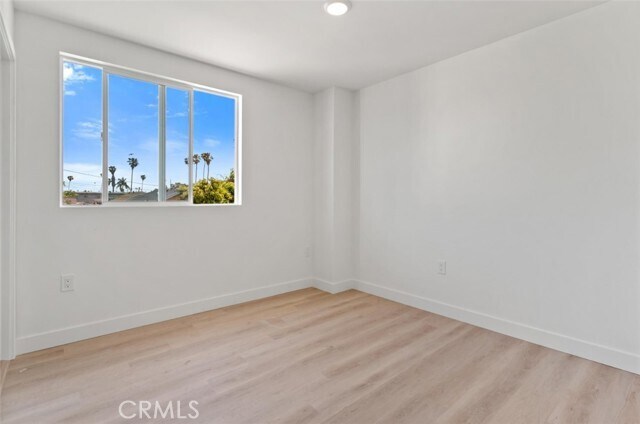 Building Photo - 703 W 80th St