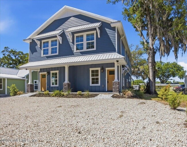 Building Photo - 206 W Fox St