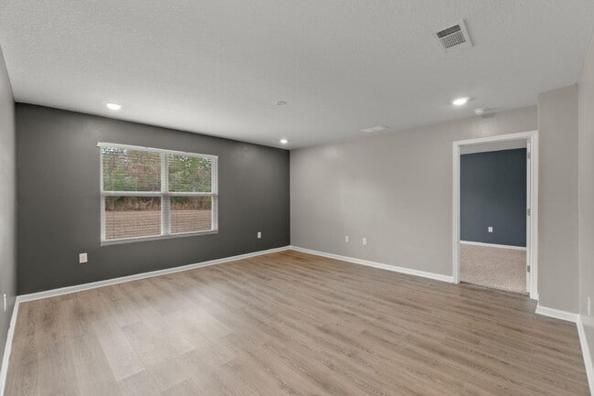 Building Photo - 6406 Arcadia Bluffs Ave