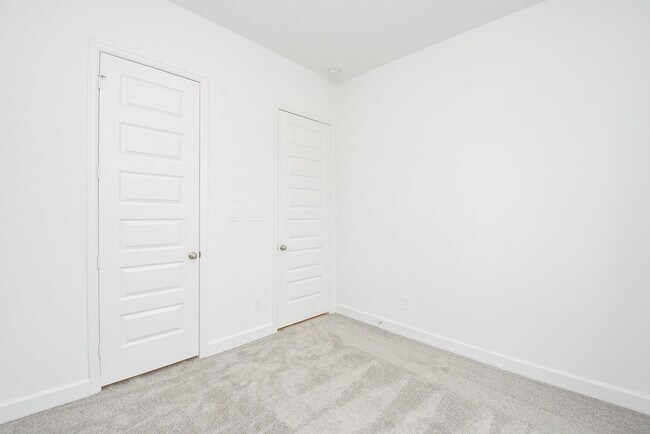 Building Photo - 611 Sand Branch Dr