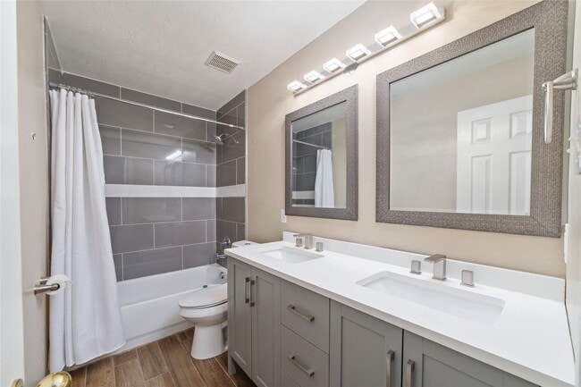 Building Photo - 10302 Rudolph Ct