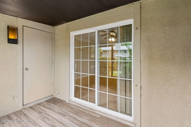 Building Photo - 7623 Baymeadows Cir W