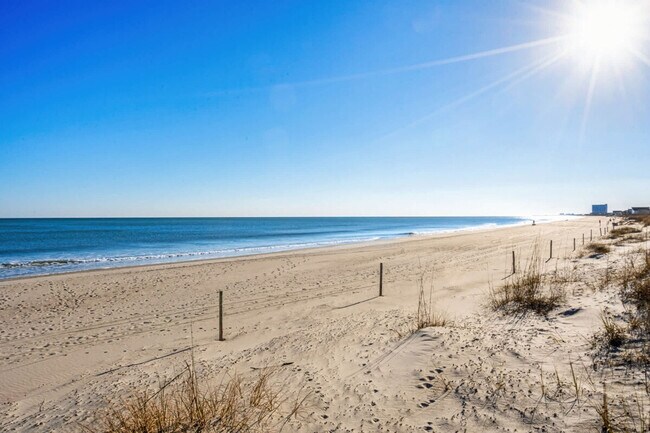 Building Photo - 203 Double Eagle Dr