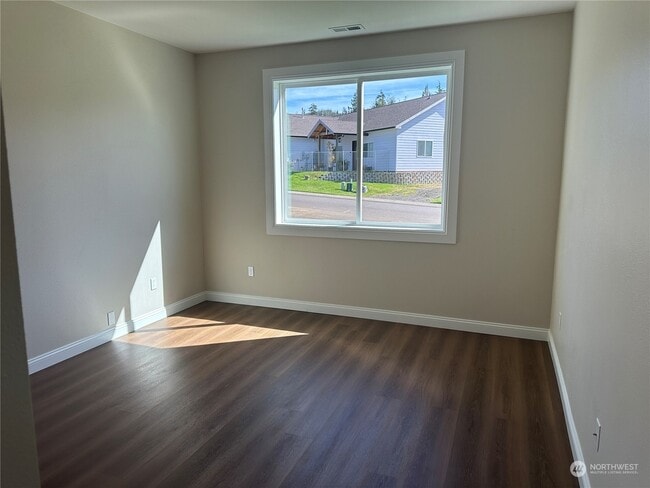 Building Photo - 3155 Sanderling Dr