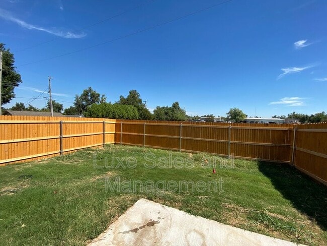 Building Photo - 5220 Oakwood Villa Ct