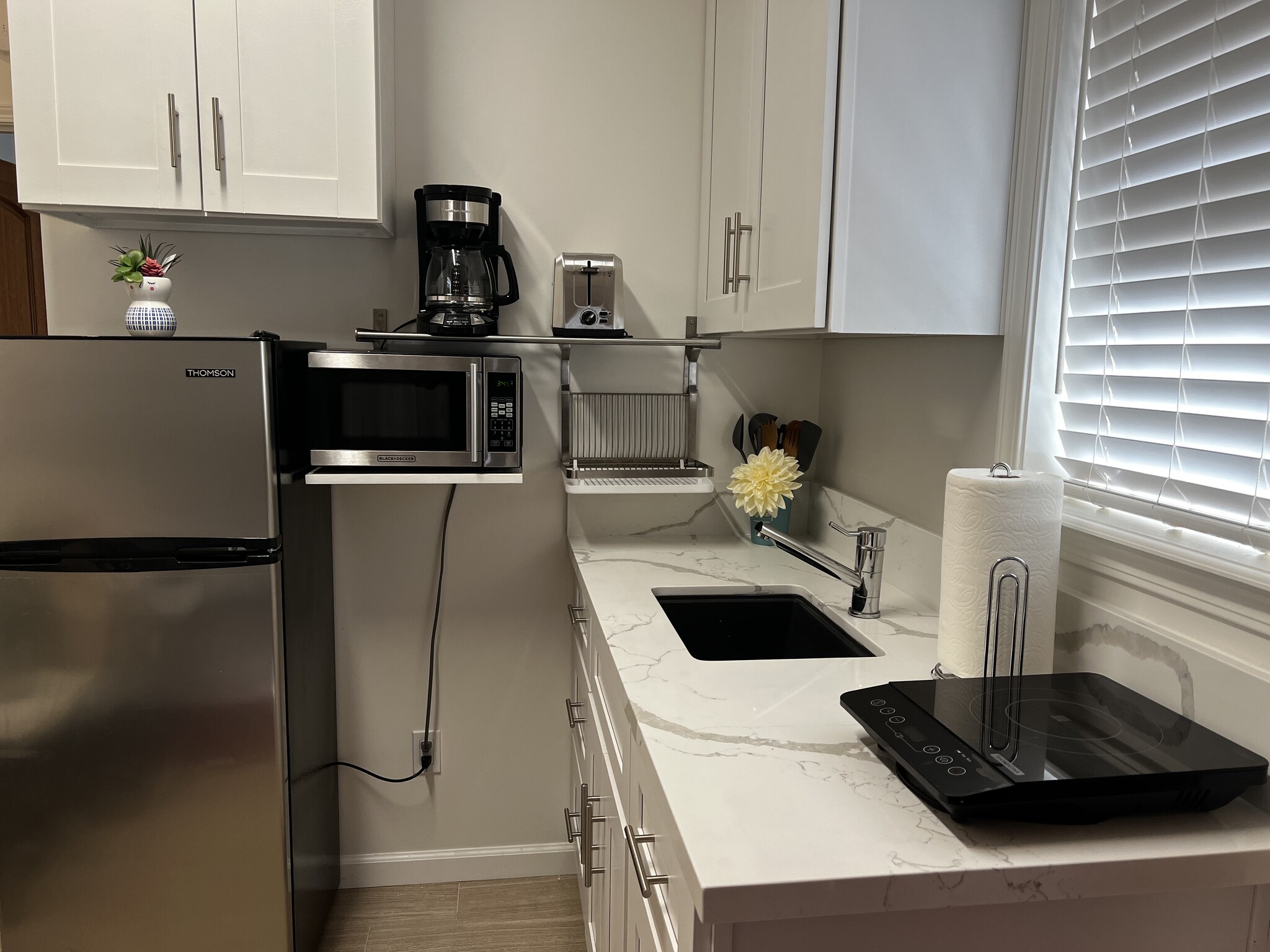 Kitchenette - 207 Avenue C