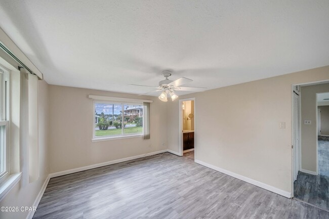 Building Photo - 4736 Sunset Dr